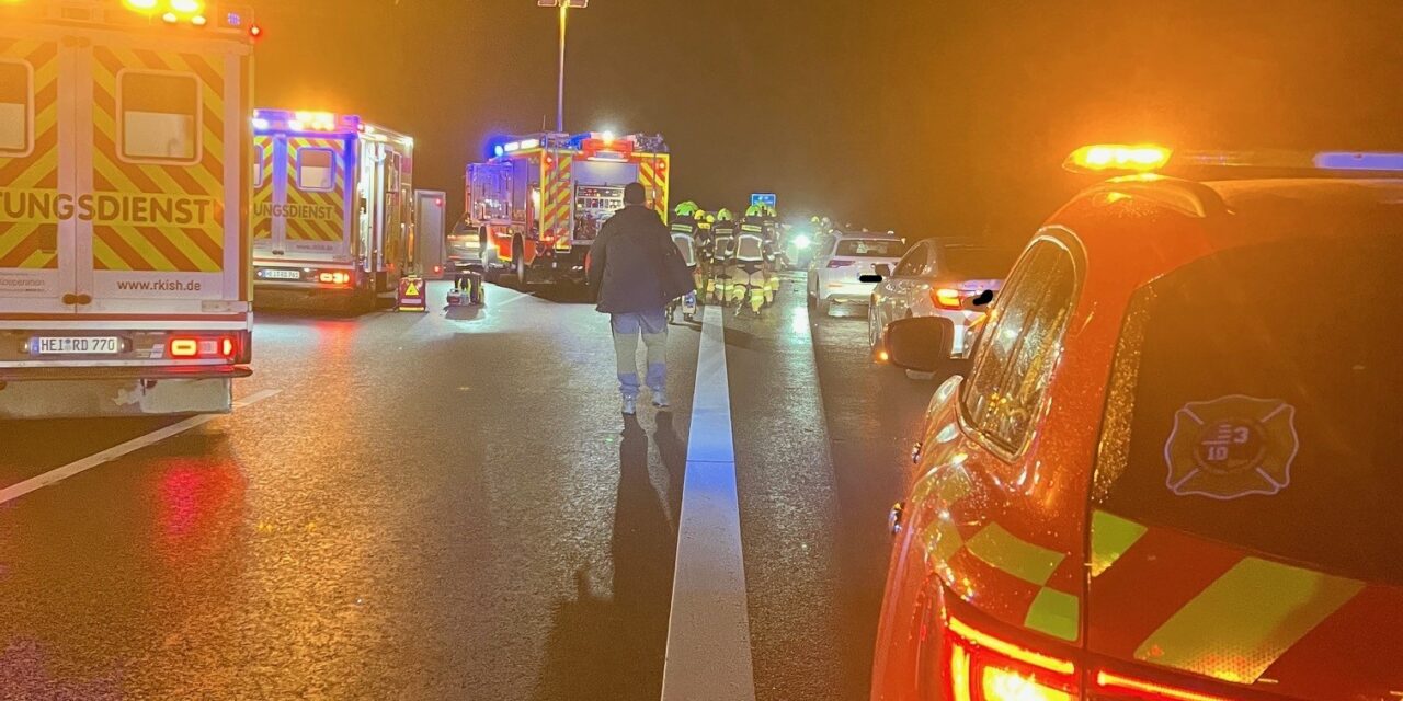 Verkehrsunfall mit mehreren verletzten Personen