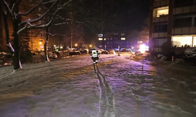 Rauchentwicklung aus Hochhaus