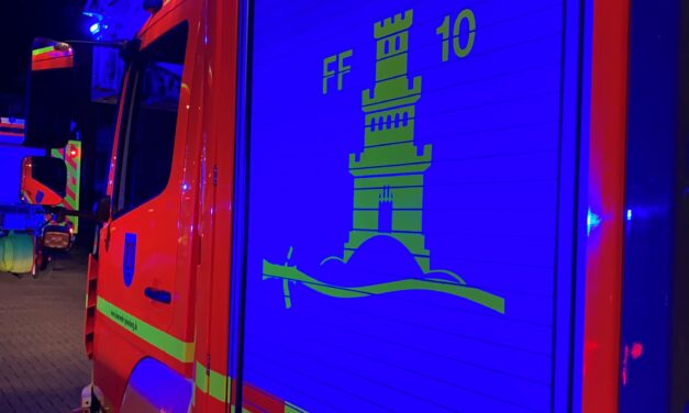 Feuermeldung mit einer Person in Wohnung