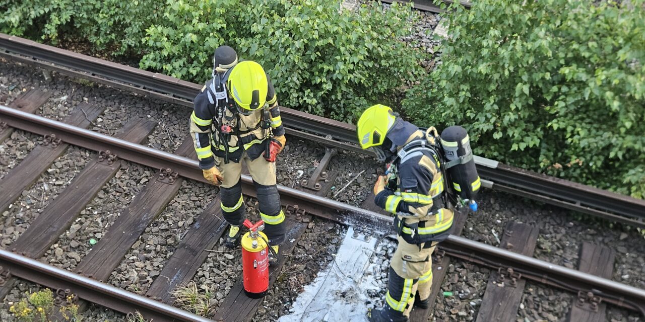 Brennt Bahnschwelle