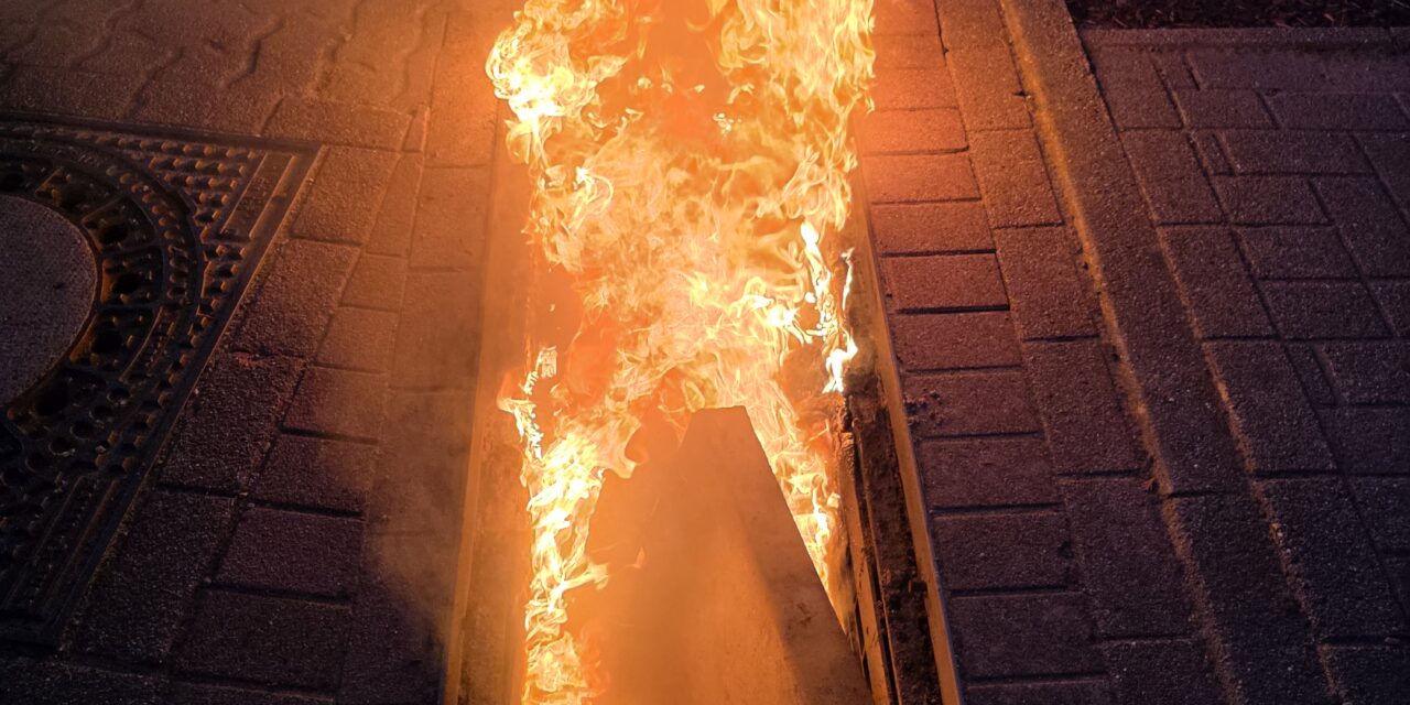 Feuer in Versorgungsschacht