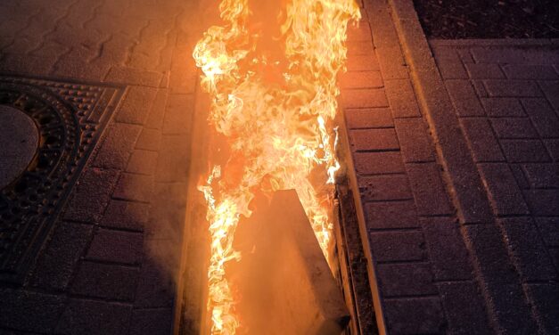 Feuer in Versorgungsschacht
